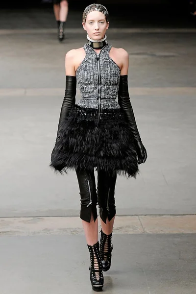 Look 7